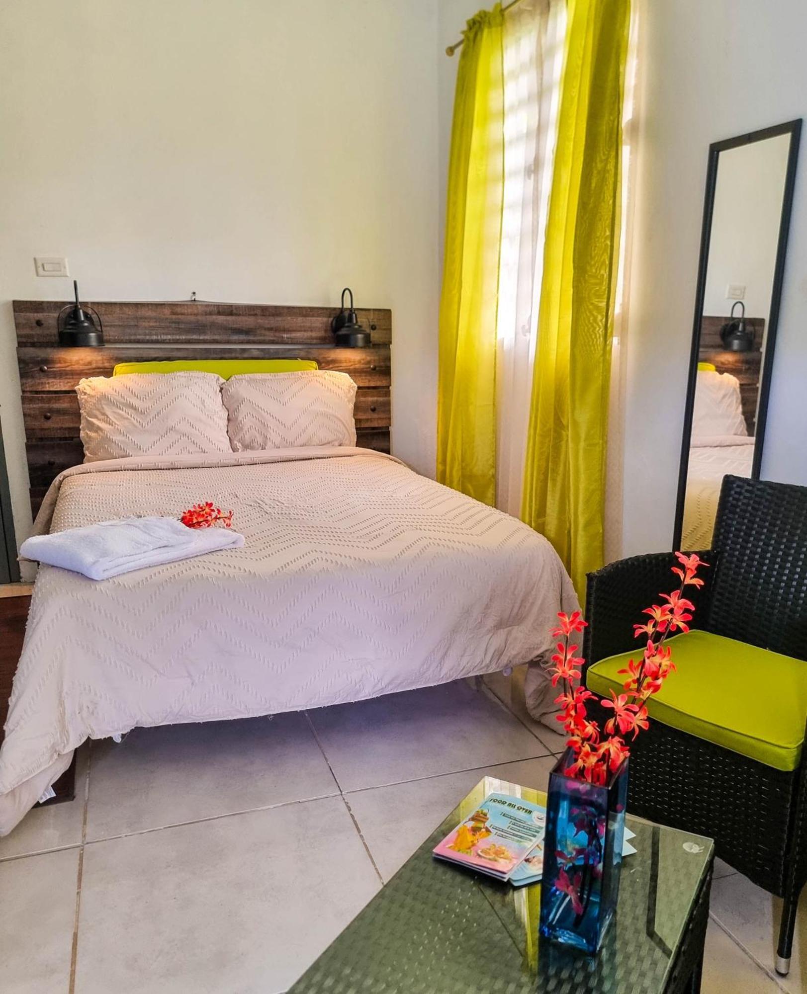 Cattleya Flor Hotel Oranjestad  Esterno foto